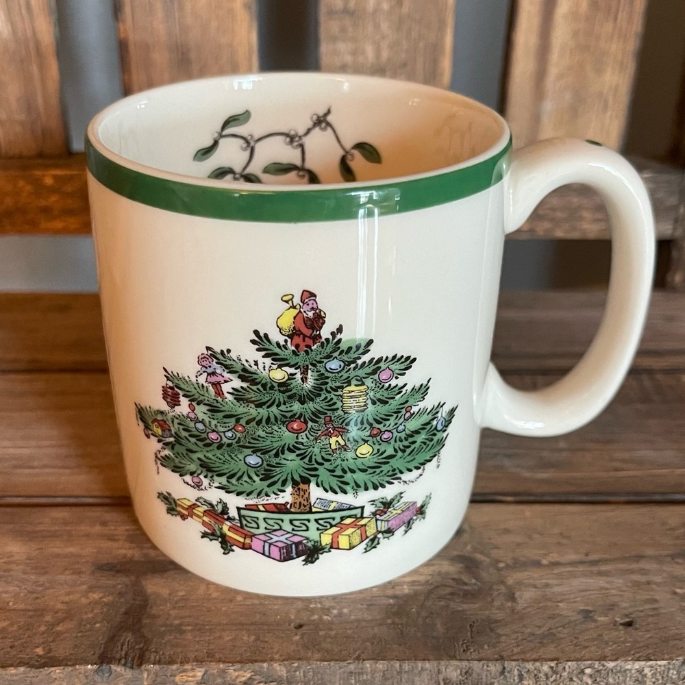 NEW - Spode - Christmas Coffee Mug - Santa and Christmas Tree Design